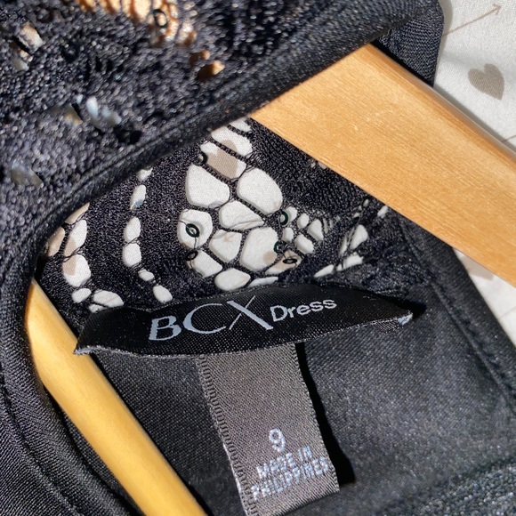 Black lace dress - Picture 4 of 4